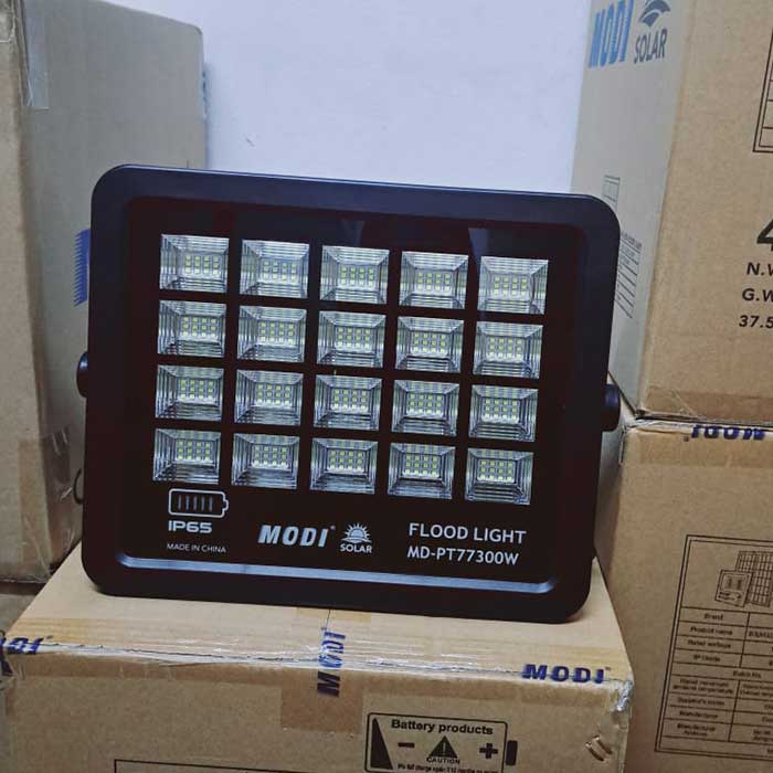 Solar ip65 flood light 300 watts