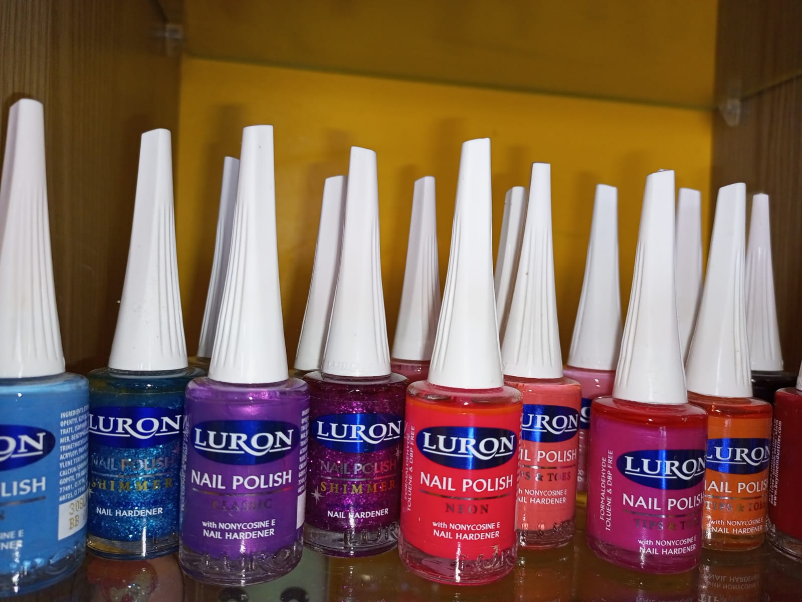 Luron nail polish
