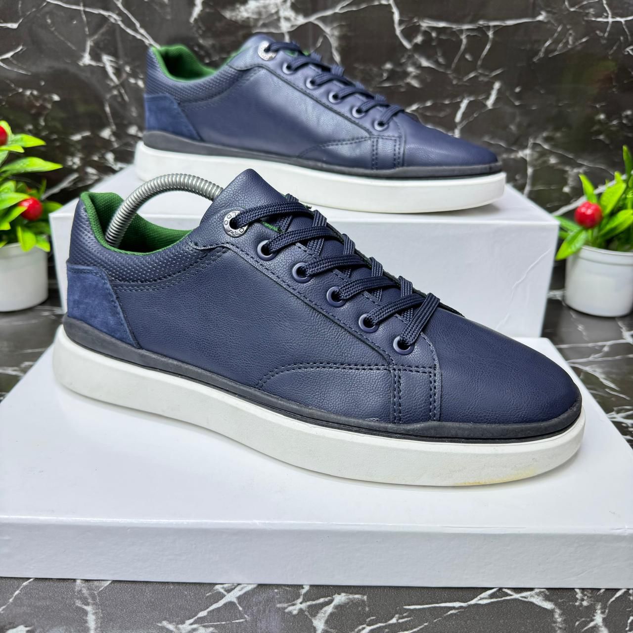 Leather Casual Shoes.