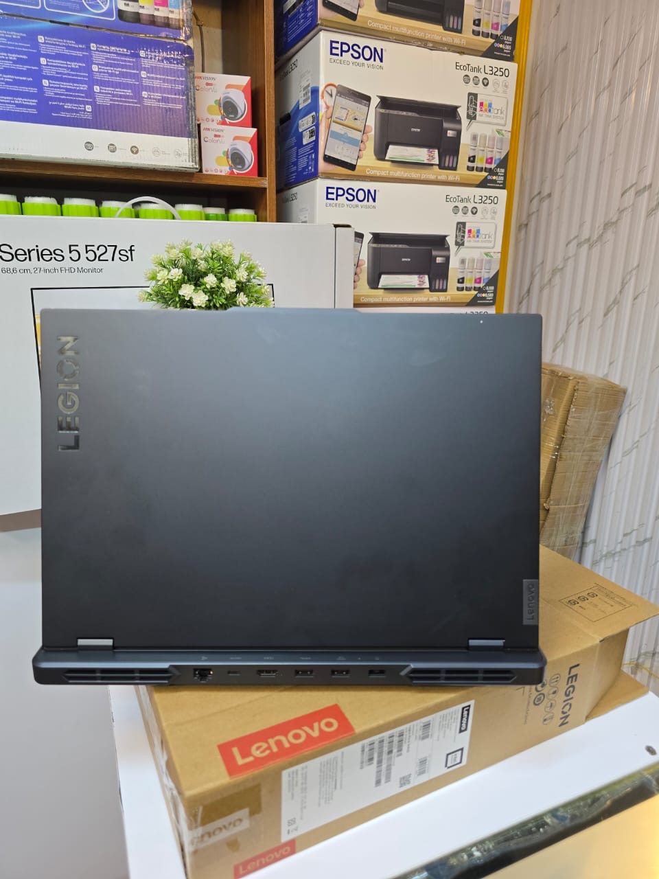 Lenovo Legion 5 16IRX8 – Core i9-13900HX, 32GB RAM, 1TB SSD, RTX 4060 8GB, 16” 165Hz QHD+ Gaming Laptop (Open Box)