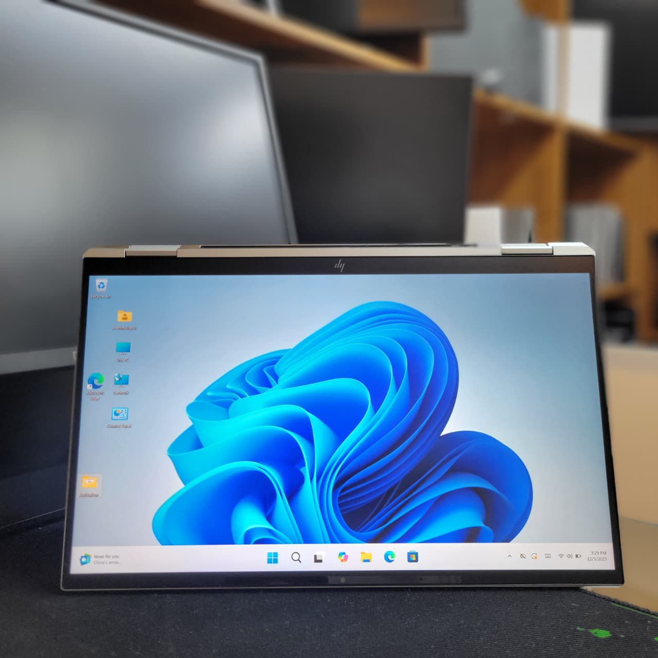 HP EliteBook 1040 G8 - Intel Core i7, 16GB RAM, 512GB SSD, 14-inch Touchscreen | X360 Convertible Laptop