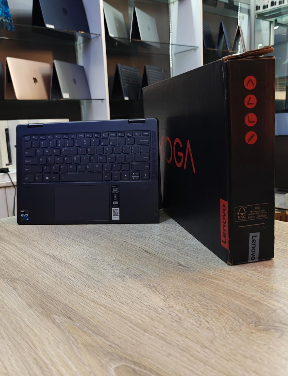 Open Box Lenovo Yoga 7i  i5 13th Gen, 14