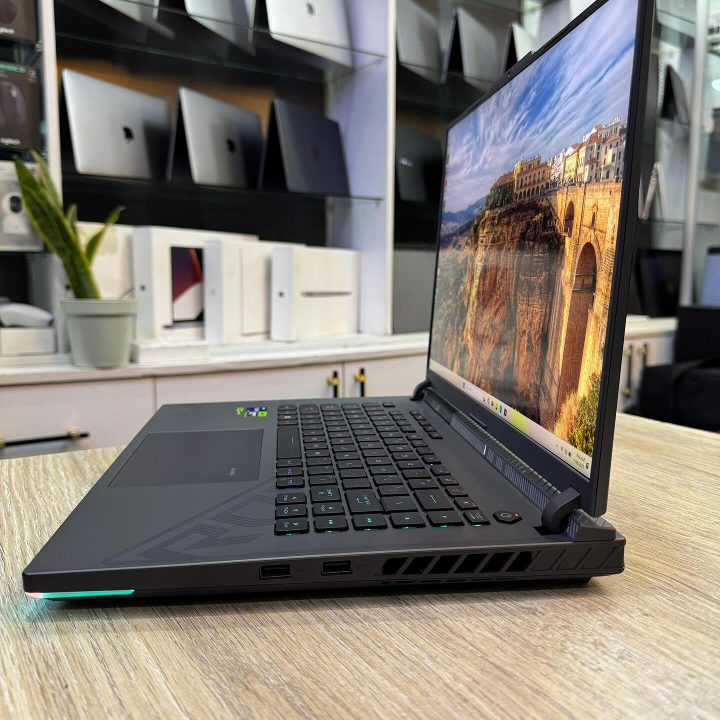 ASUS ROG Strix G16 – i9 13th Gen, RTX 4070, 2TB SSD, 32GB RAM, 2K Display