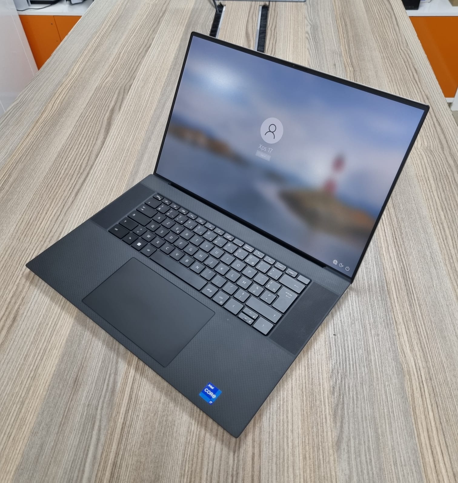 Dell XPS 15 9520 15