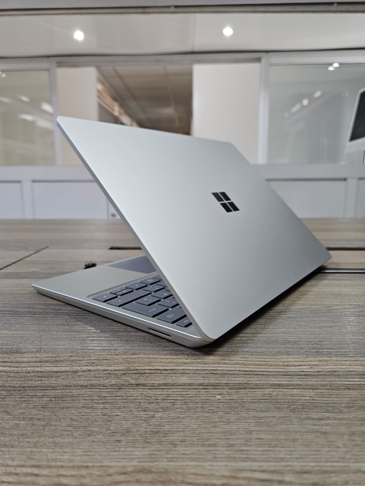 Microsoft Surface Laptop Go 12.4