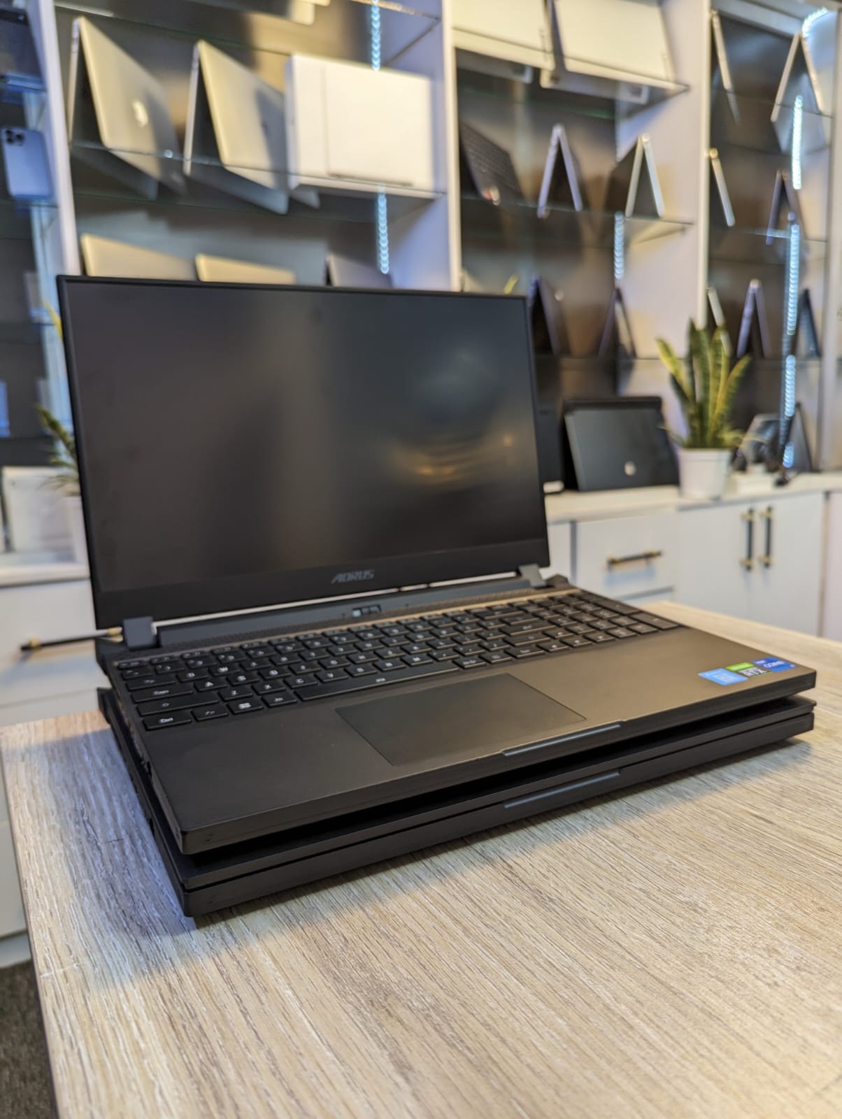 GIGABYTE AORUS 5 Core i7 12th Gen Gaming Laptop | RTX 3070 8GB | 32GB RAM | 1TB SSD | 240Hz FHD