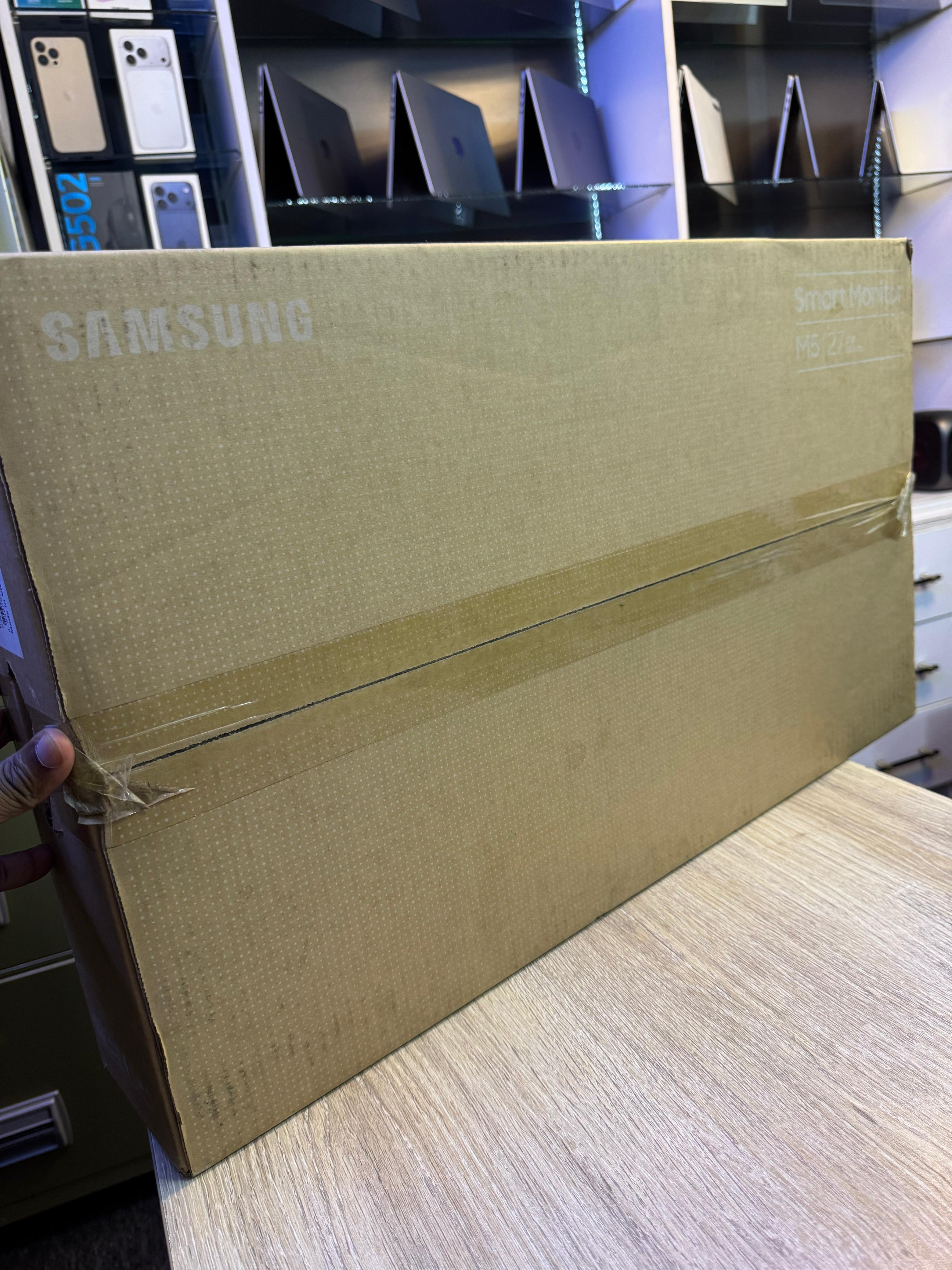 Samsung Smart Monitor M5 27-inch – FHD Smart Display, Built-in Apps (Netflix, YouTube), Wireless DeX, AirPlay 2, HDMI | Model S27DM500EM