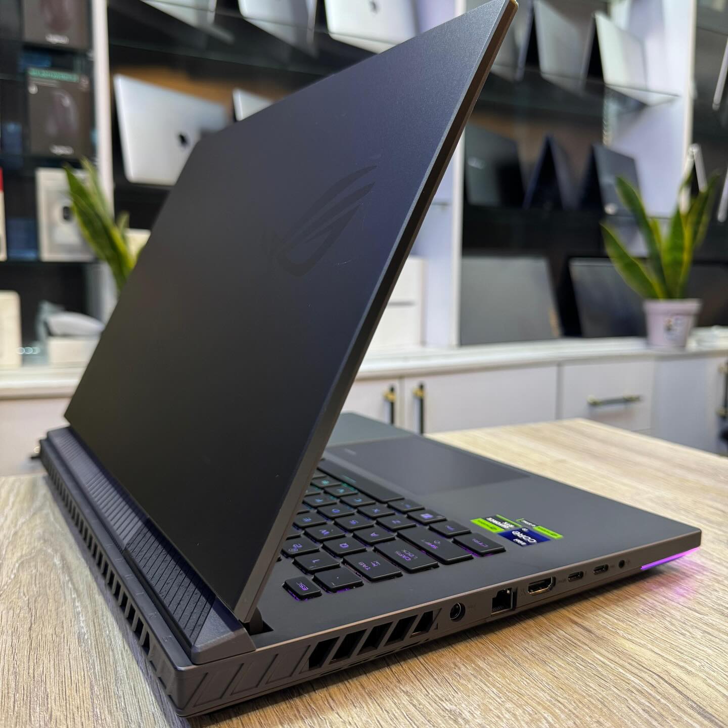 ASUS ROG Strix G16 – i9 13th Gen, RTX 4070, 2TB SSD, 32GB RAM, 2K Display