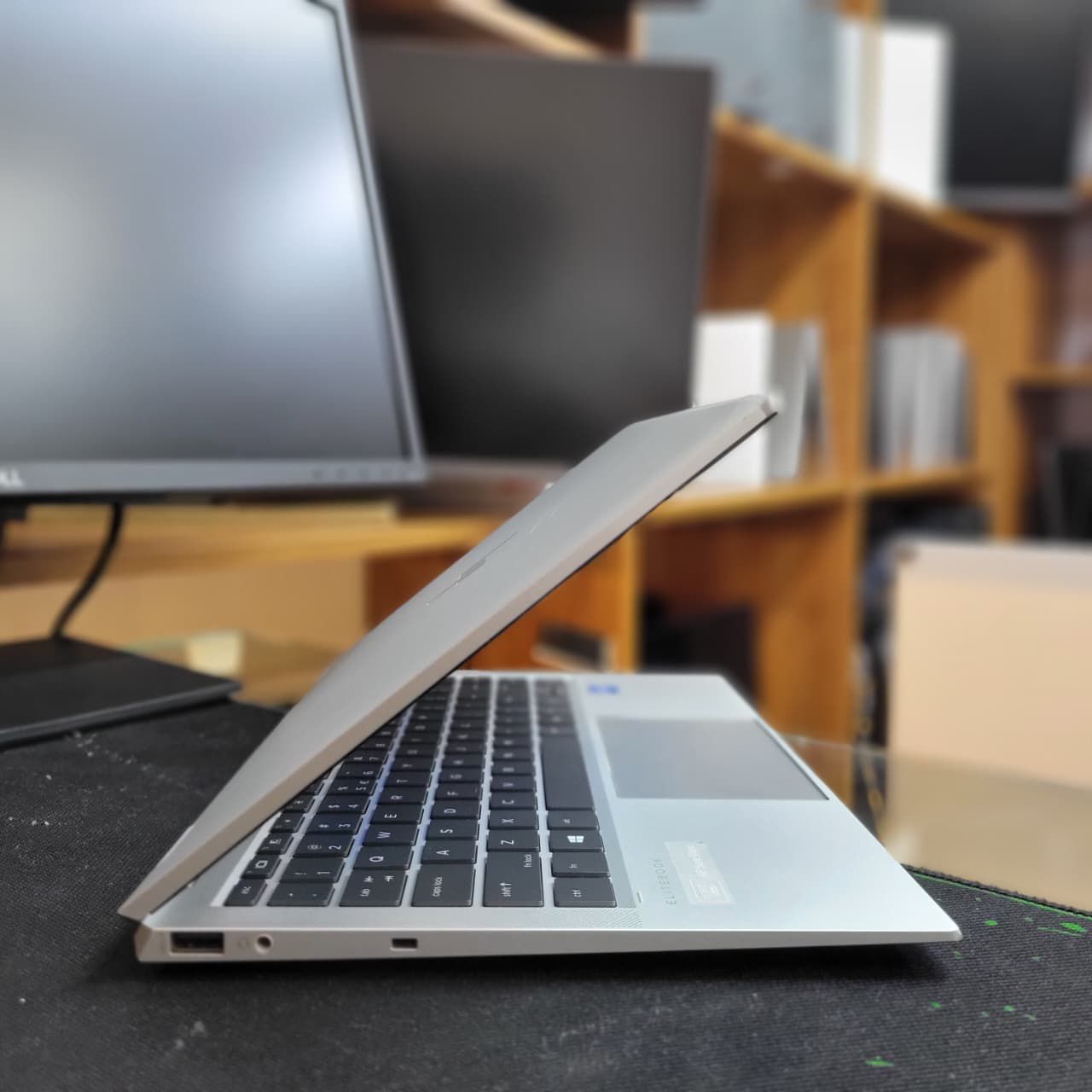 HP EliteBook 1040 G8 - Intel Core i7, 16GB RAM, 512GB SSD, 14-inch Touchscreen | X360 Convertible Laptop