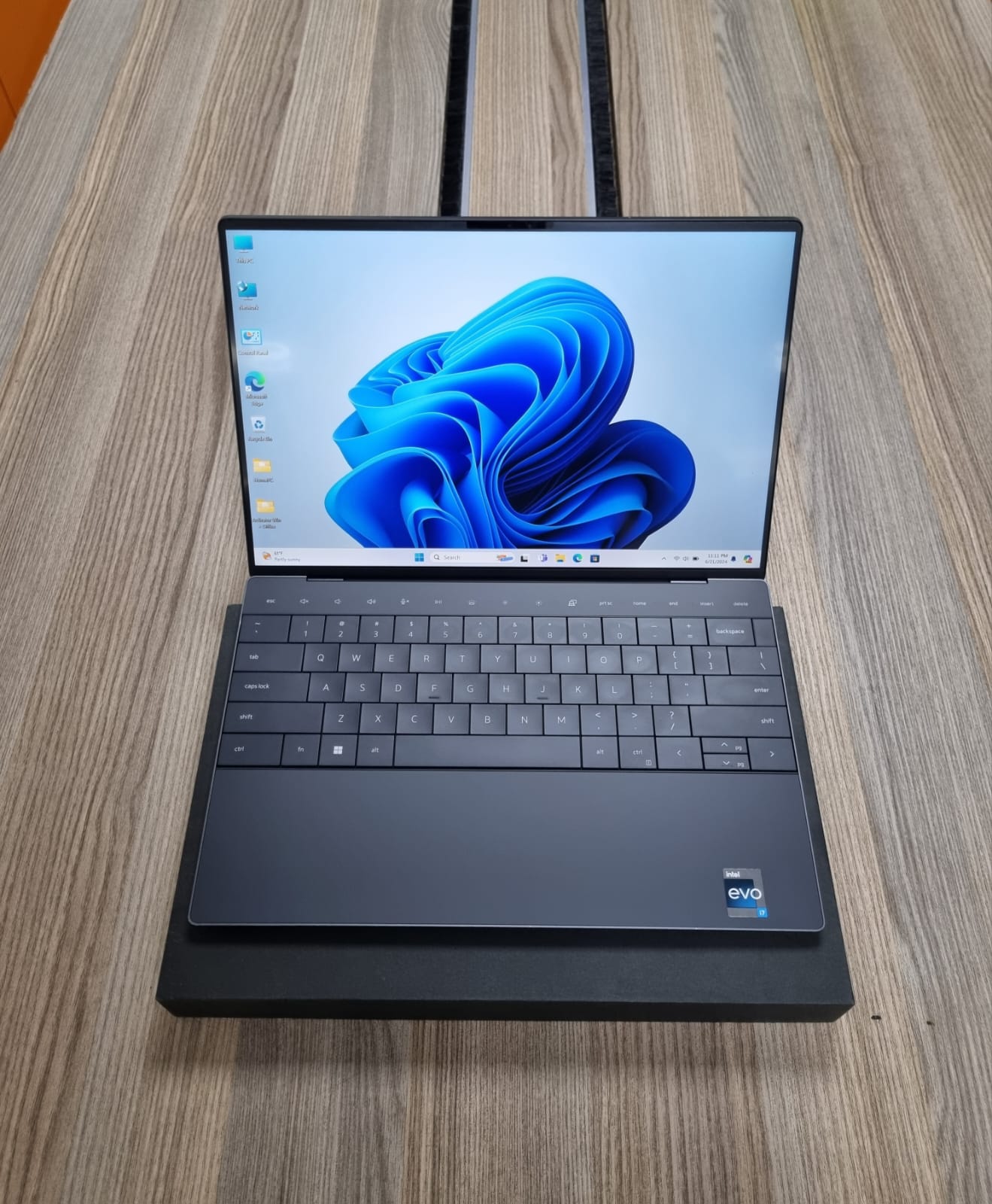 Dell XPS 13 Plus 9320 | 12th Gen Intel Core i7 | 16GB RAM | 512GB SSD | 13.4″ Display | Windows 11 Pro