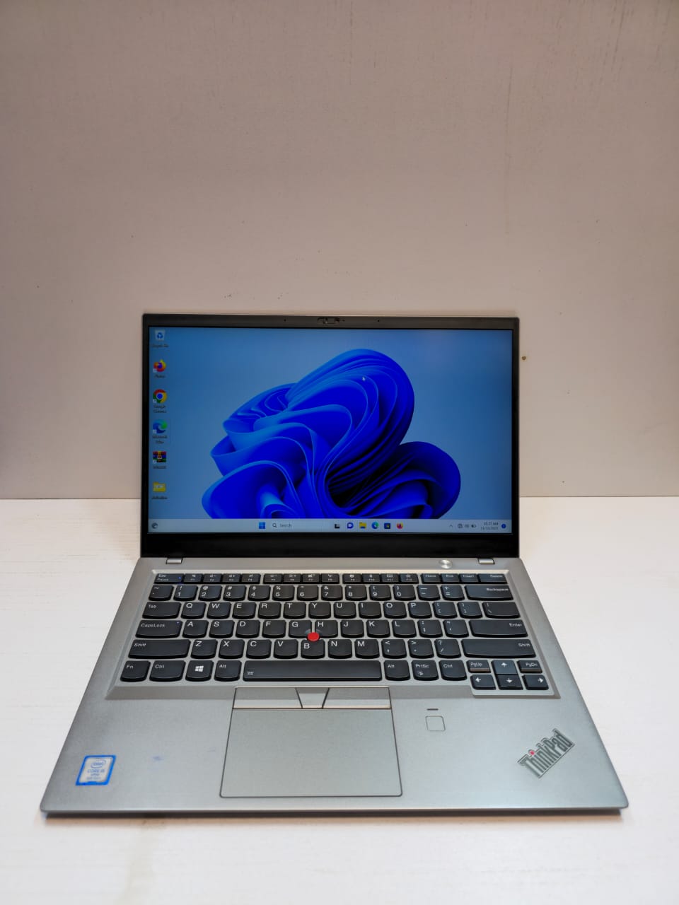 Lenovo X1 Carbon Ultrabook – Intel i5-8350U  8GB RAM  256GB SSD  Fingerprint Reader  14