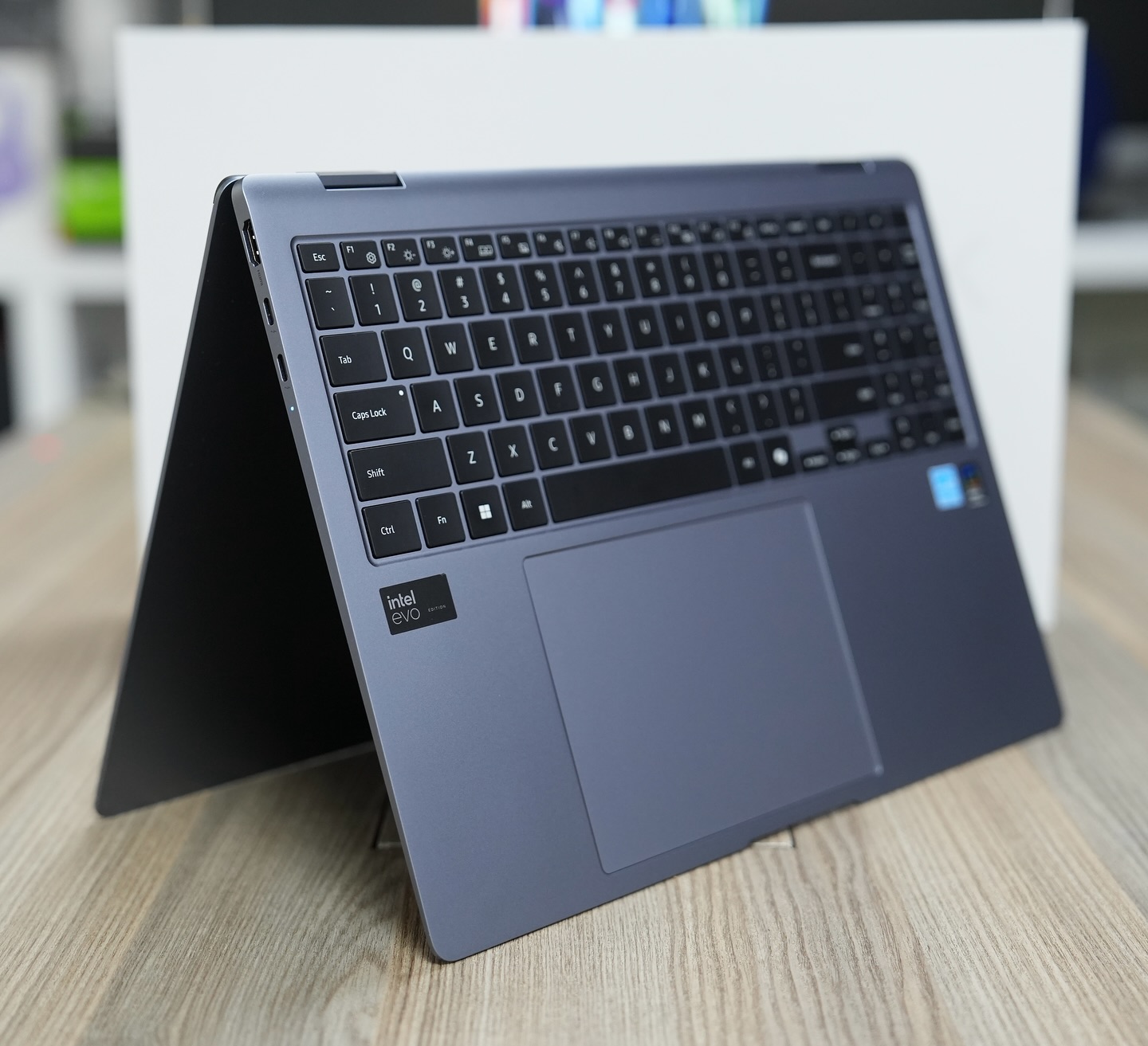 Samsung Galaxy Book4 Pro 360 – 16