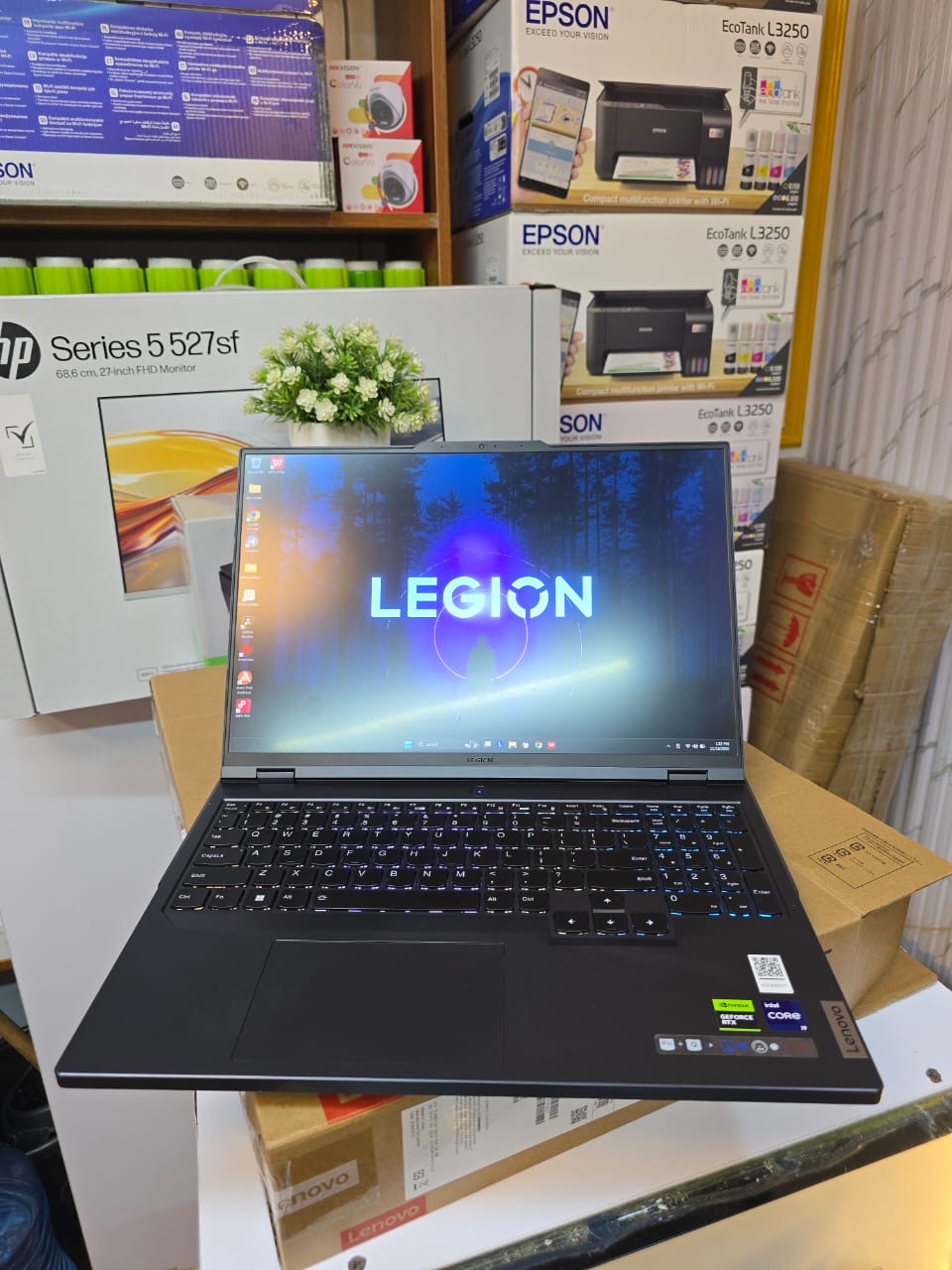 Lenovo Legion 5 16IRX8 – Core i9-13900HX, 32GB RAM, 1TB SSD, RTX 4060 8GB, 16” 165Hz QHD+ Gaming Laptop (Open Box)