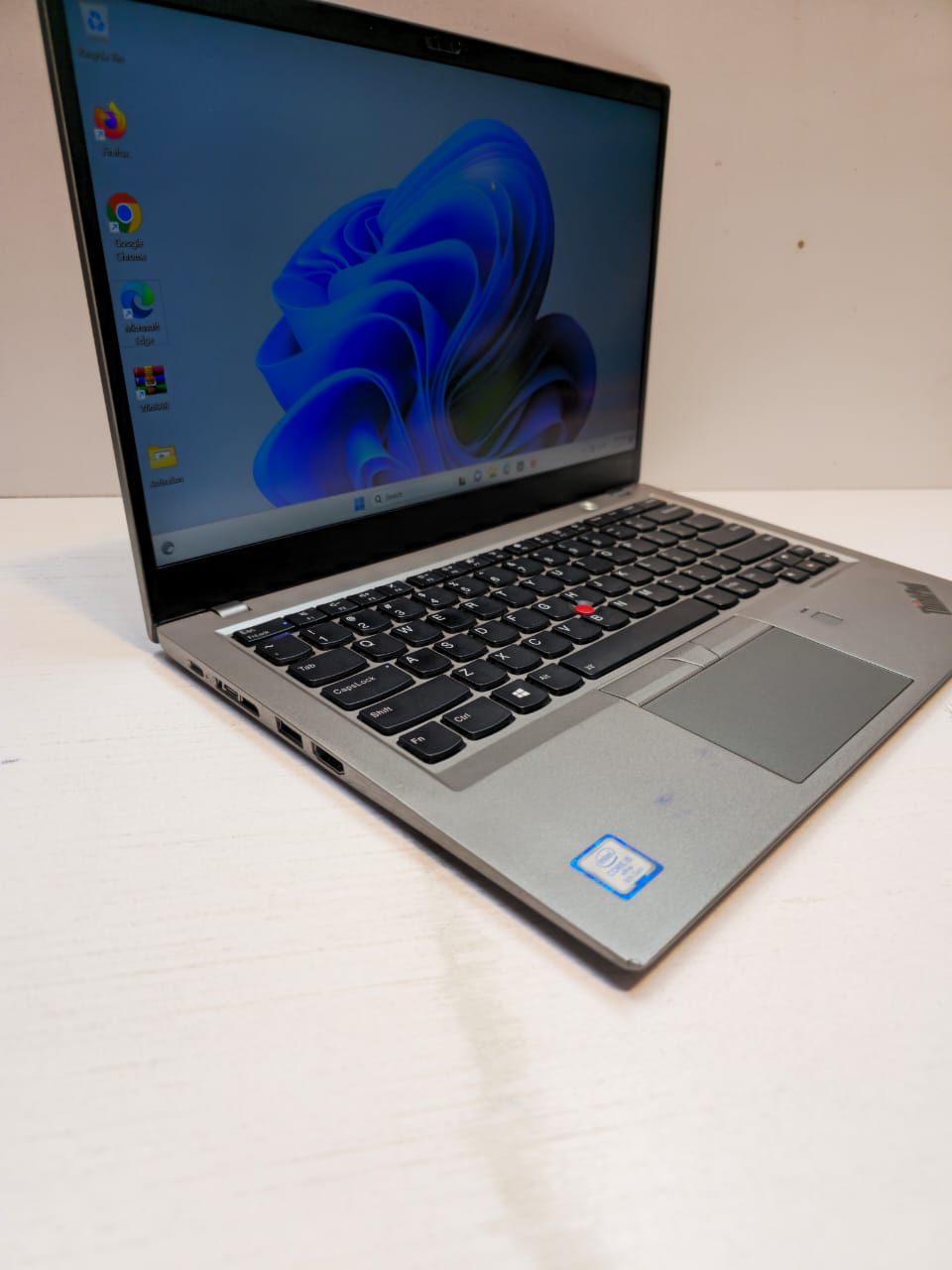 Lenovo X1 Carbon Ultrabook – Intel i5-8350U  8GB RAM  256GB SSD  Fingerprint Reader  14