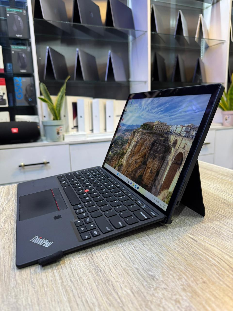 Lenovo ThinkPad X12 Detachable Gen 1 Core i7 11th Gen | 16GB RAM | 256GB SSD | Touchscreen