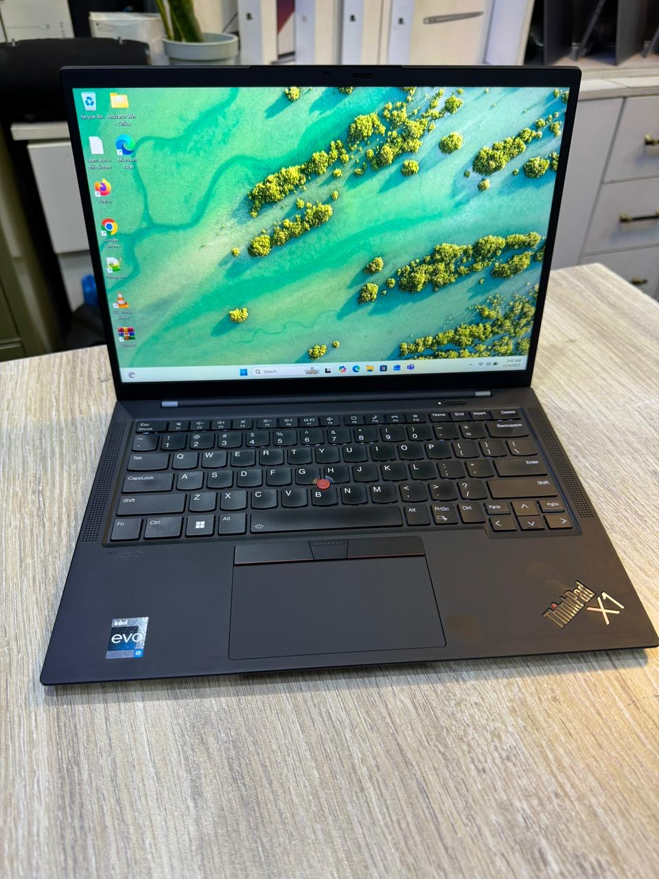 Lenovo ThinkPad X1 Carbon Core i7 13th Gen Laptop | 32GB RAM | 512GB SSD | 14” FHD | Backlit Keyboard