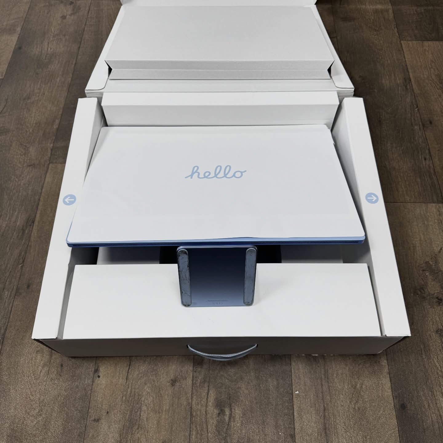 Apple iMac 24″ M4 Chip – 16GB RAM, 512GB SSD, 4.5K Retina Display (Silver)