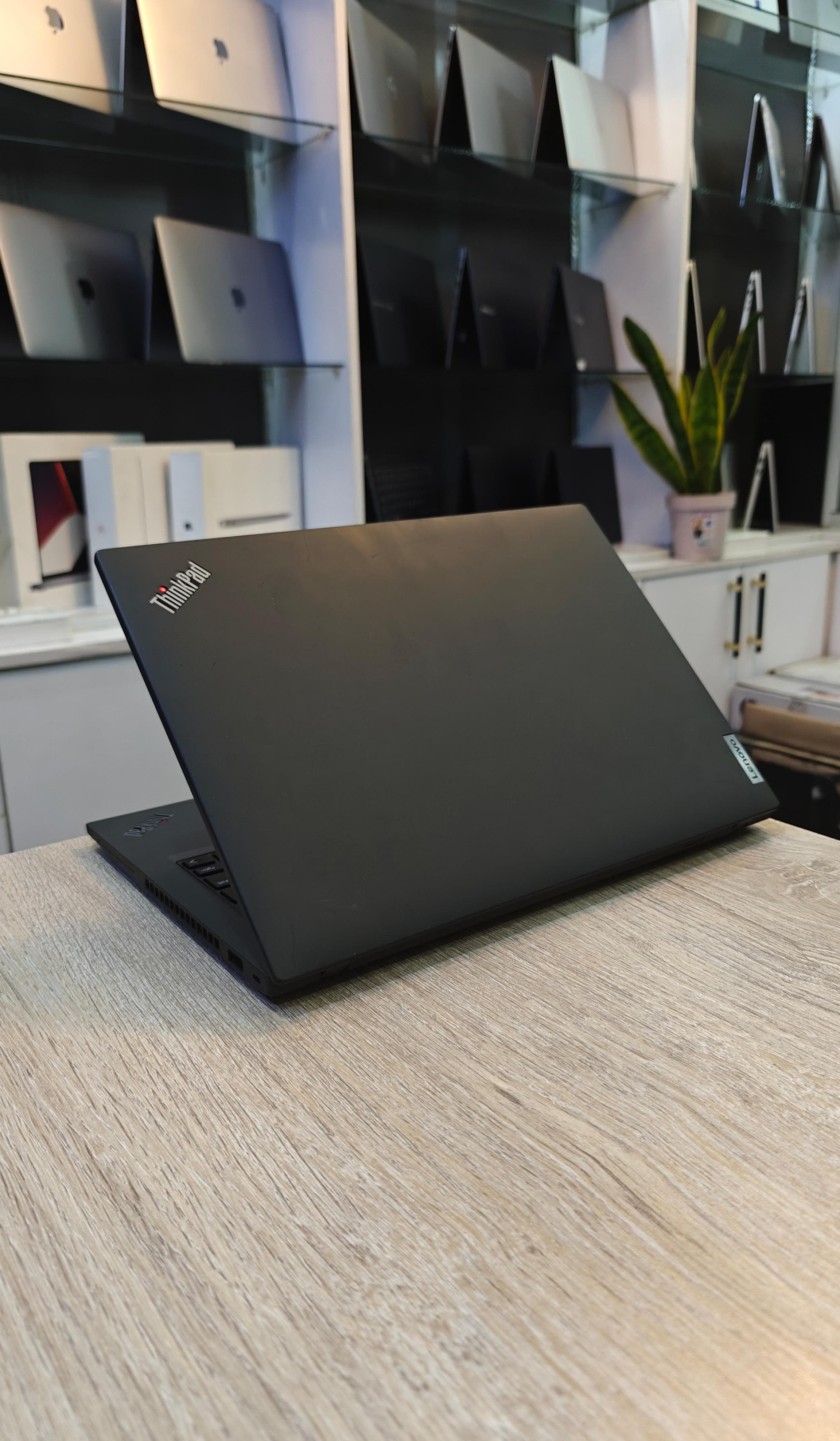 Lenovo ThinkPad T14 Gen 3 Laptop — Intel Core i7 12th Gen, 16GB RAM, 512GB SSD, 14” FHD, Fingerprint