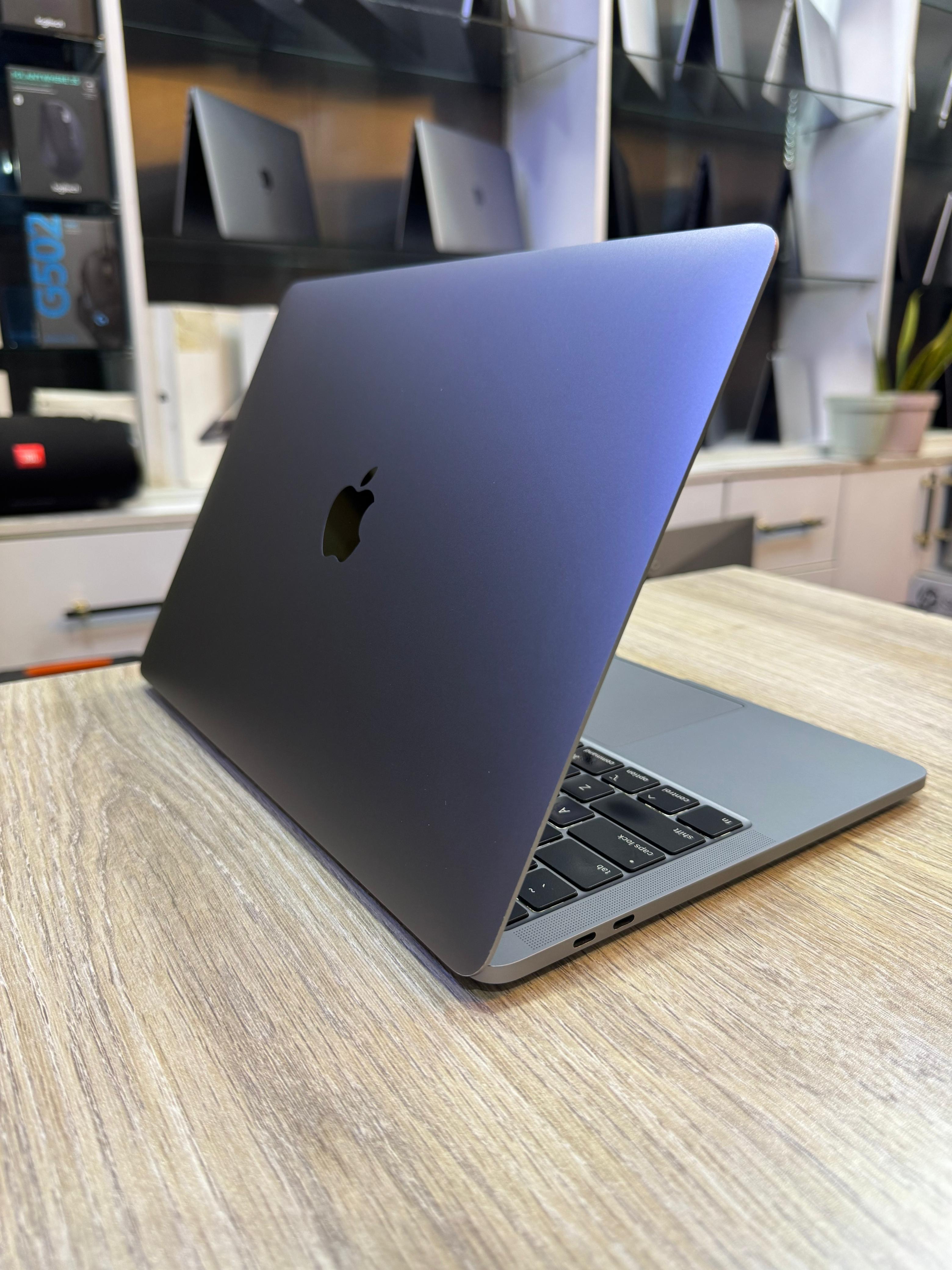 MacBook Pro 13” 2020 Core i5 | 16GB RAM | 512GB SSD | 90% Battery Health