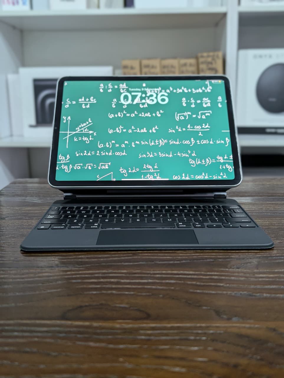 Apple iPad Pro 11-inch (M1, 256GB, Wi-Fi) + Magic Keyboard – Best Price