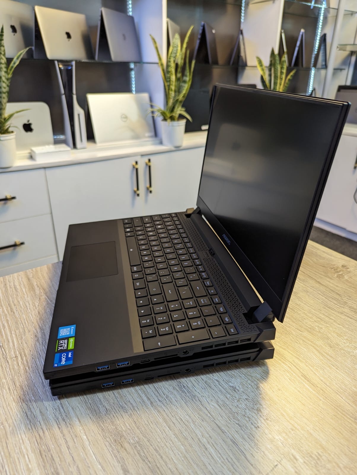 GIGABYTE AORUS 5 Core i7 12th Gen Gaming Laptop | RTX 3070 8GB | 32GB RAM | 1TB SSD | 240Hz FHD