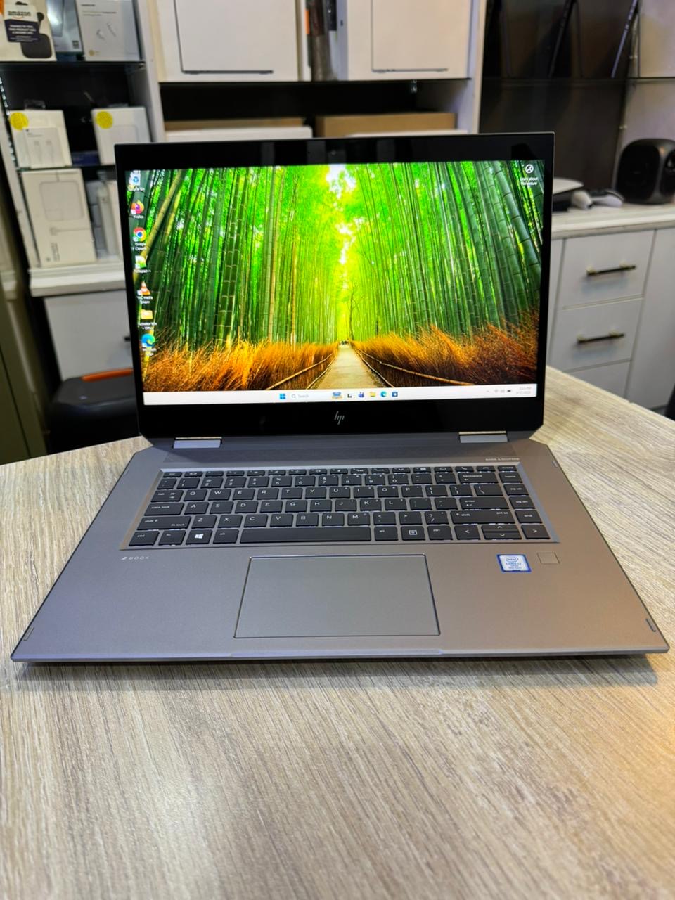 HP ZBook Studio x360 G5 – Intel Core i7 9th Gen, 16GB RAM, 512GB SSD, NVIDIA Quadro P1000 4GB, Touchscreen | Mobile Workstation Laptop