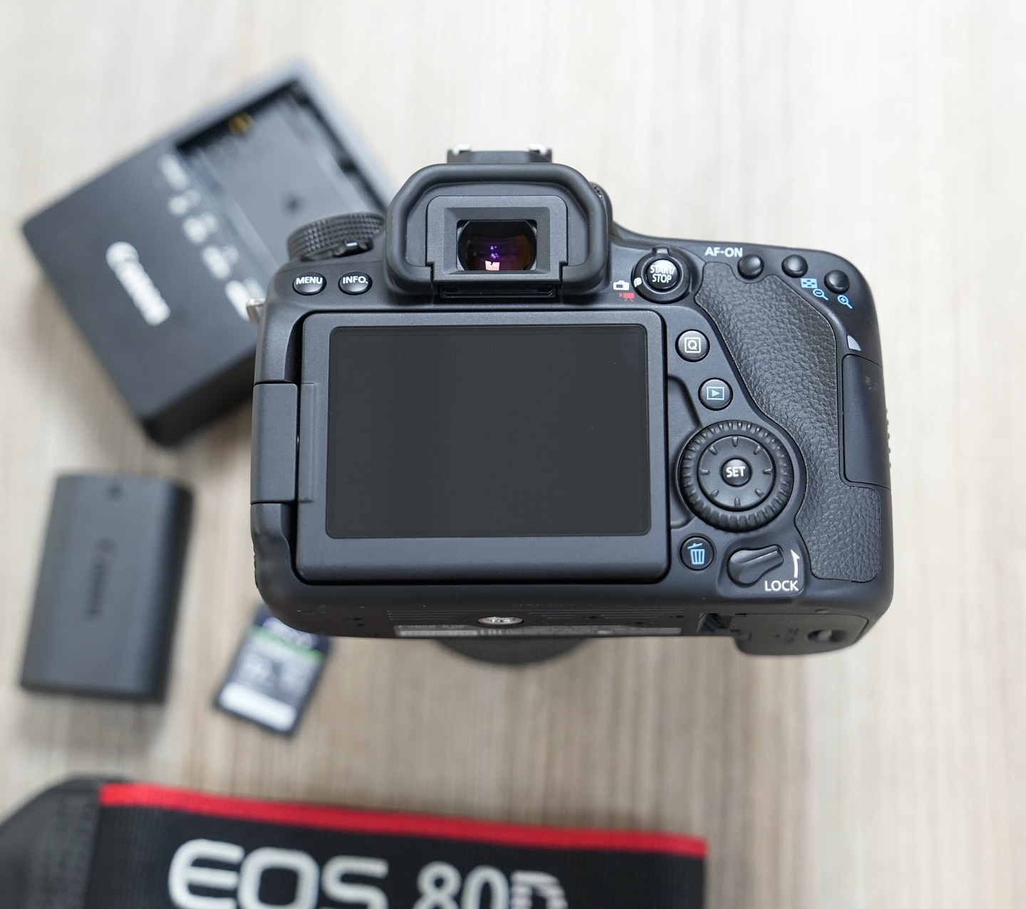 Buy Canon EOS 80D in Kenya – DSLR with Dual Pixel AF, Wi-Fi & 18-55mm Lens