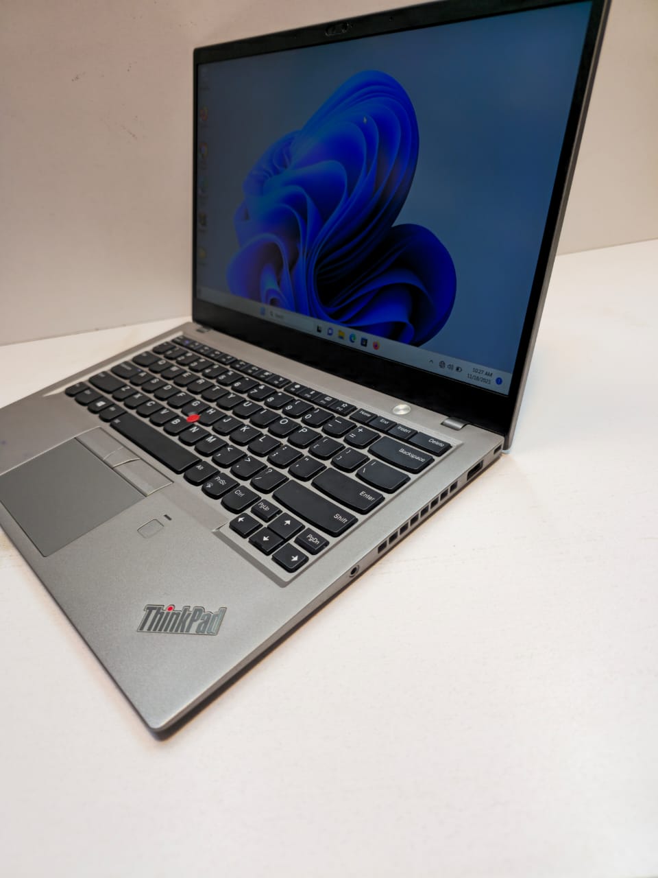 Lenovo X1 Carbon Ultrabook – Intel i5-8350U  8GB RAM  256GB SSD  Fingerprint Reader  14