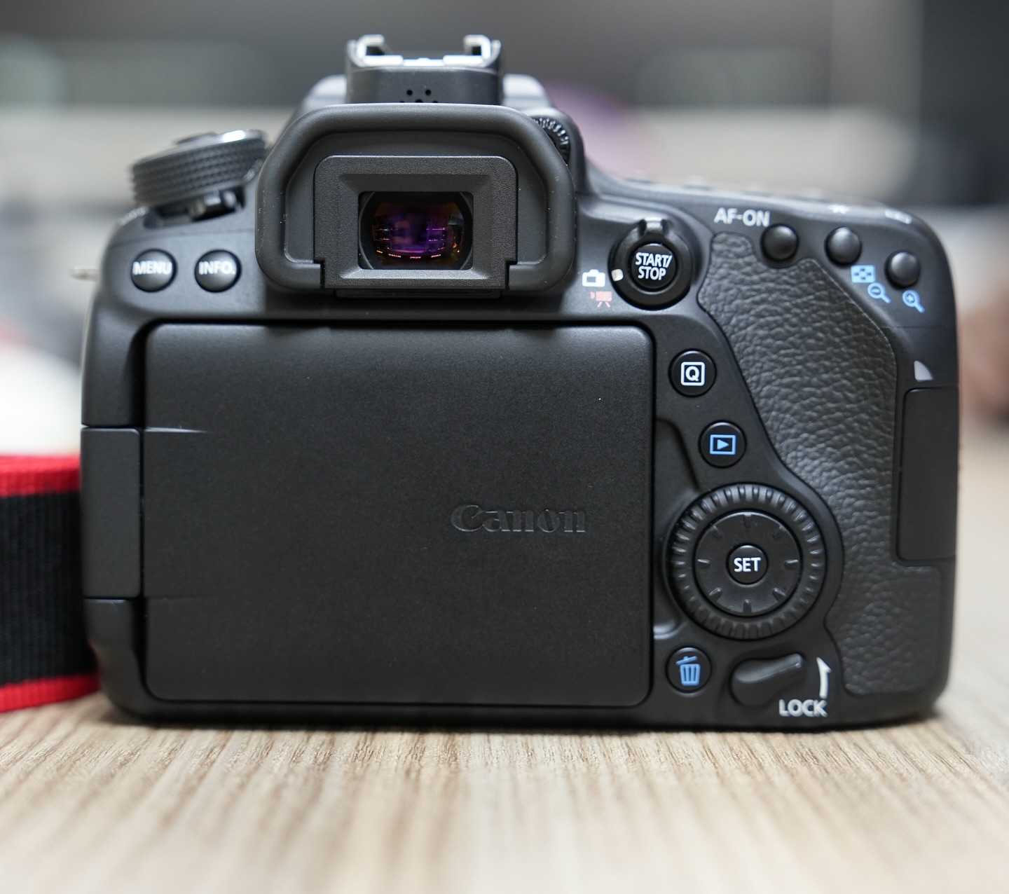 Buy Canon EOS 80D in Kenya – DSLR with Dual Pixel AF, Wi-Fi & 18-55mm Lens