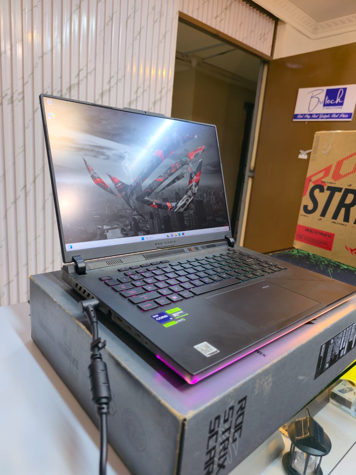ASUS ROG Strix G18 Gaming Laptop – Intel Core i9-13980HX (13th Gen), 32GB RAM, 1TB SSD, NVIDIA RTX 4080 12GB | Ultimate High-Performance Gaming Laptop