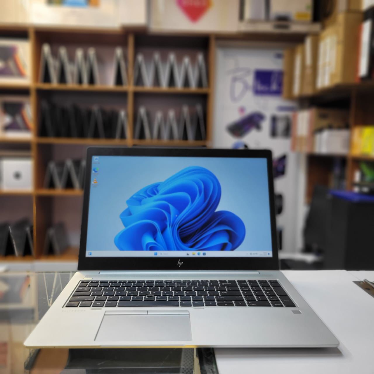 HP EliteBook 755 G5 – Ryzen 7 2700U  8GB RAM  256GB SSD  15.6