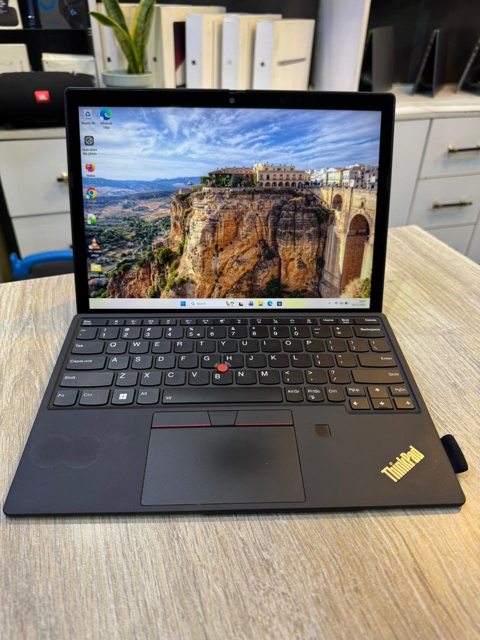 Lenovo ThinkPad X12 Detachable Gen 1 Core i7 11th Gen | 16GB RAM | 256GB SSD | Touchscreen