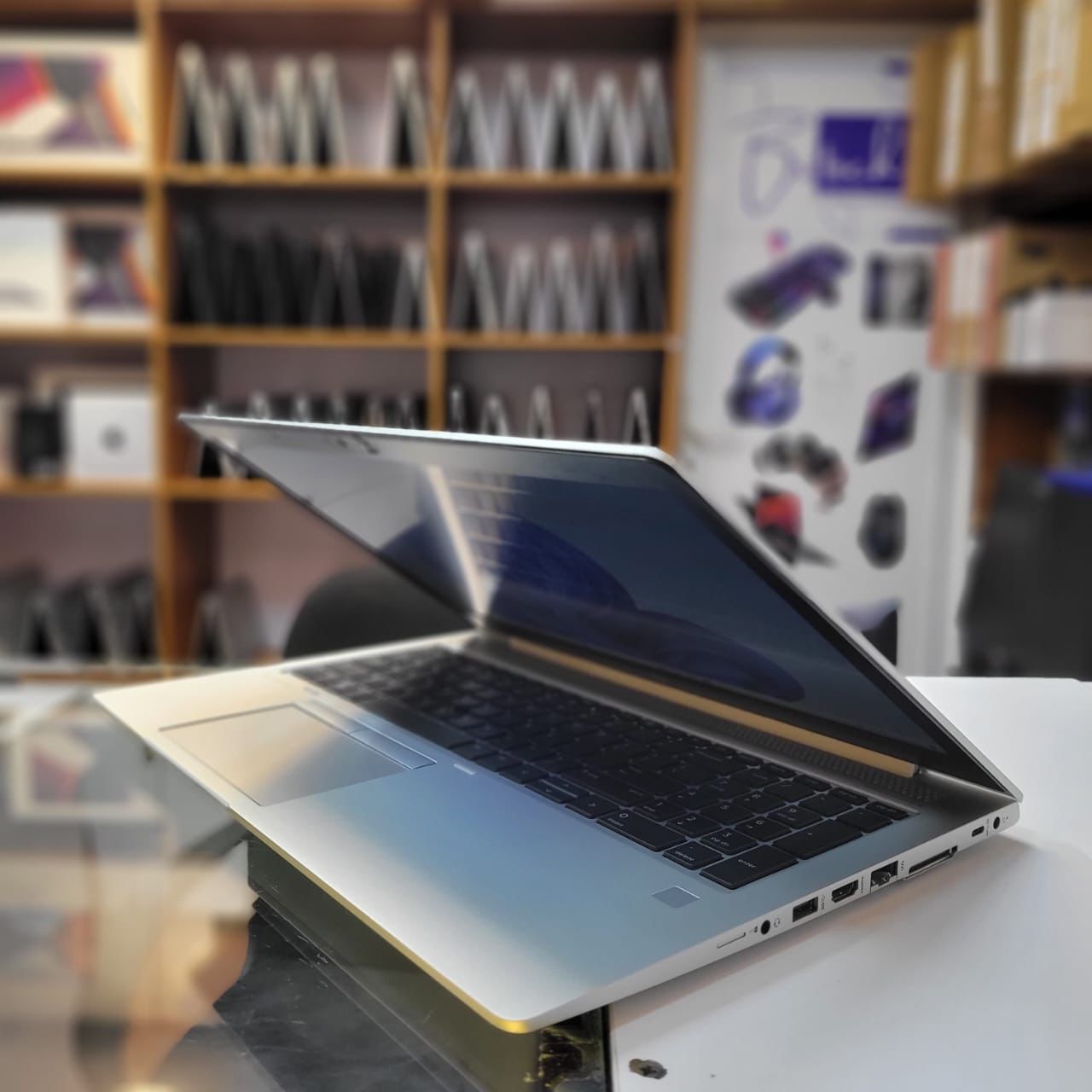 HP EliteBook 755 G5 – Ryzen 7 2700U  8GB RAM  256GB SSD  15.6