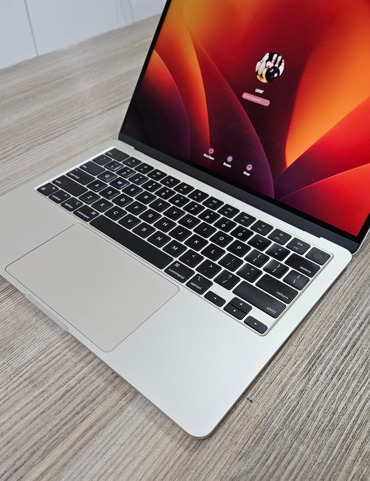 Apple MacBook Air M2 2022 – 8GB RAM, 256GB SSD, 13.6