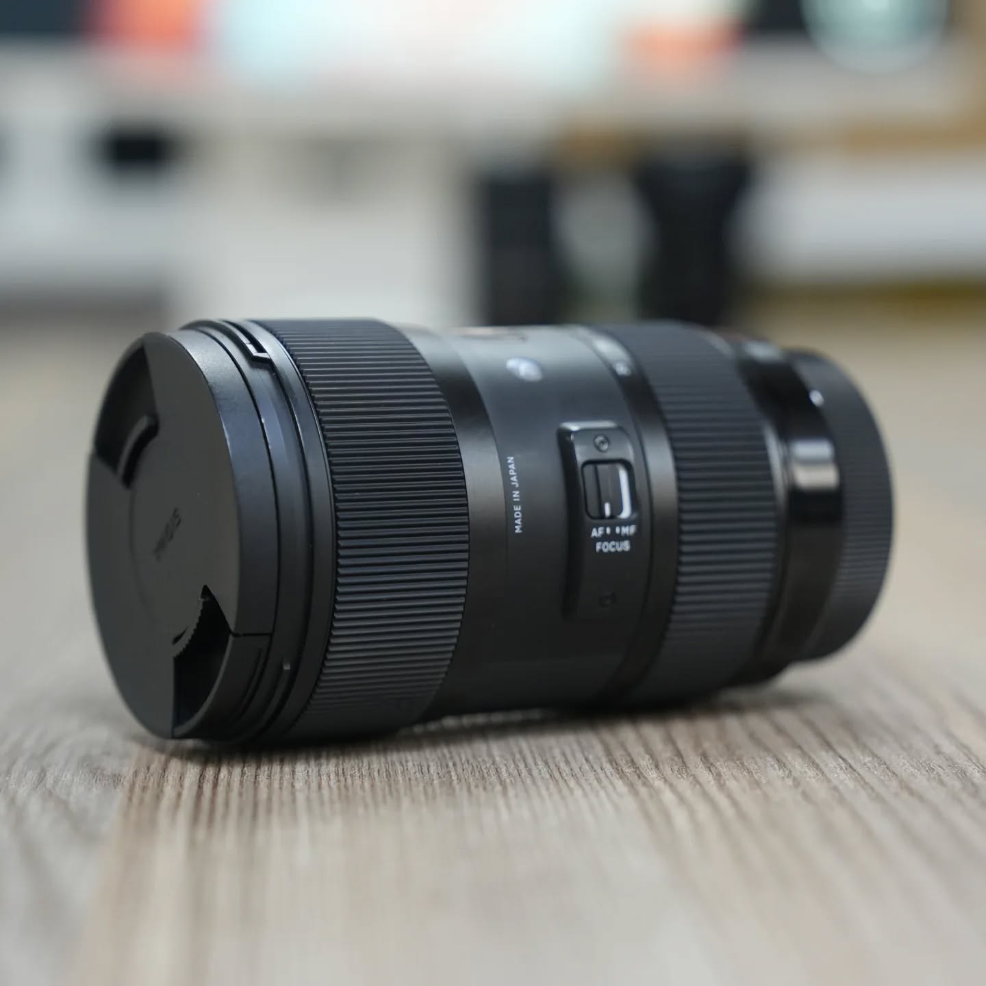 Sigma 18-35mm f/1.8 DC HSM Art Lens for Canon EF – Fast Wide-to-Standard Zoom with HSM Autofocus