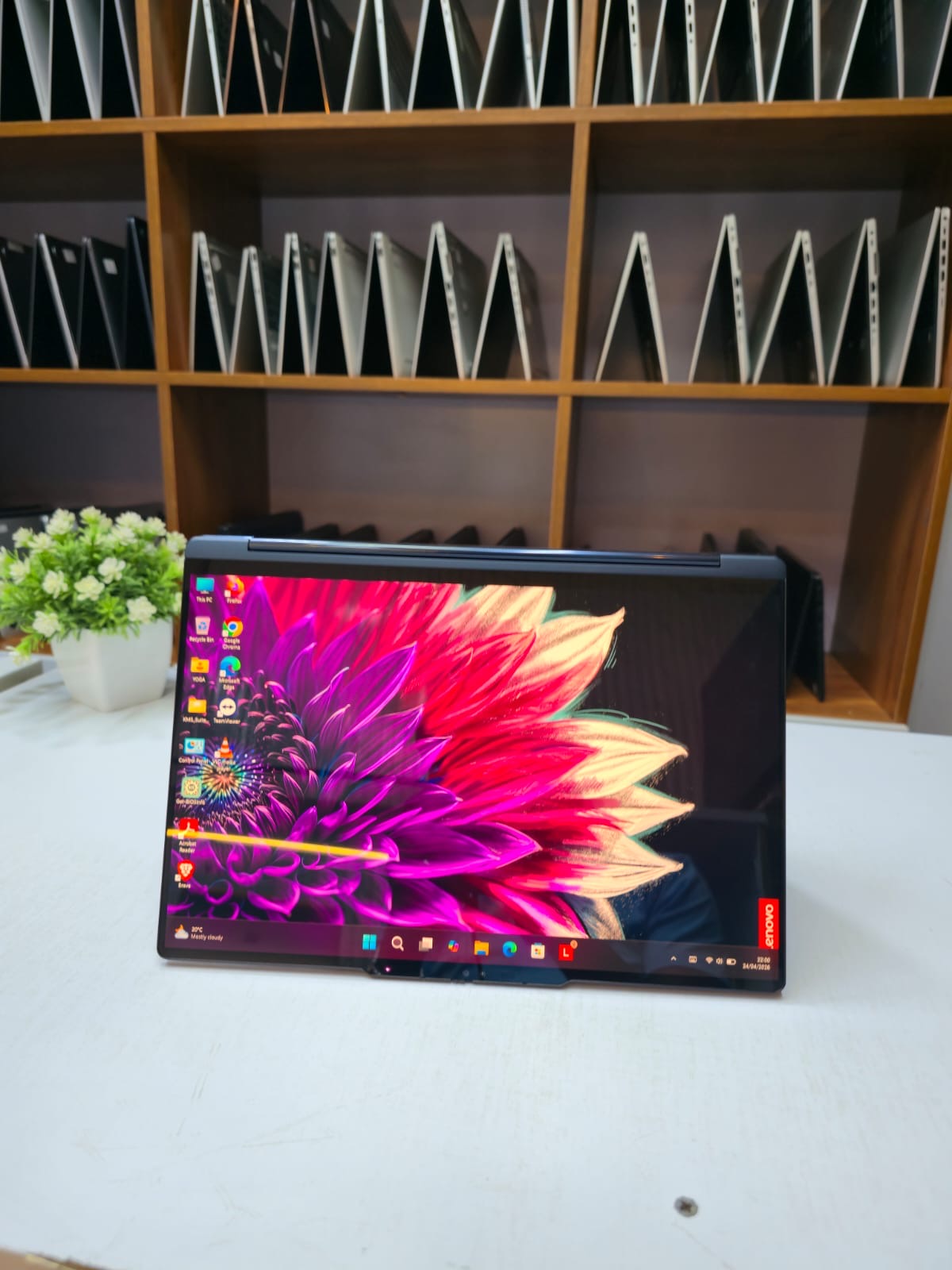 Lenovo Yoga 9i 2-in-1 14” 2.8K OLED Touch Laptop (Intel Core Ultra 7 155H, 16GB RAM, 1TB SSD, Intel Arc Graphics, Windows 11 Pro) – Premium Convertible Laptop with AI Boost | Best Price in Kenya