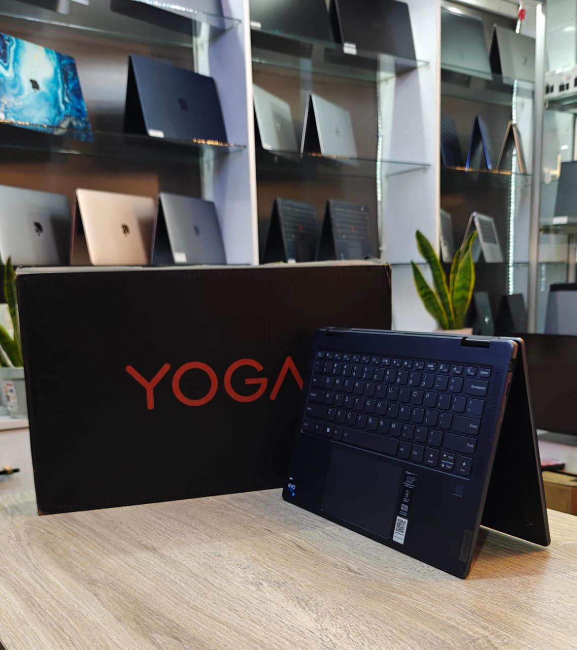 Open Box Lenovo Yoga 7i  i5 13th Gen, 14