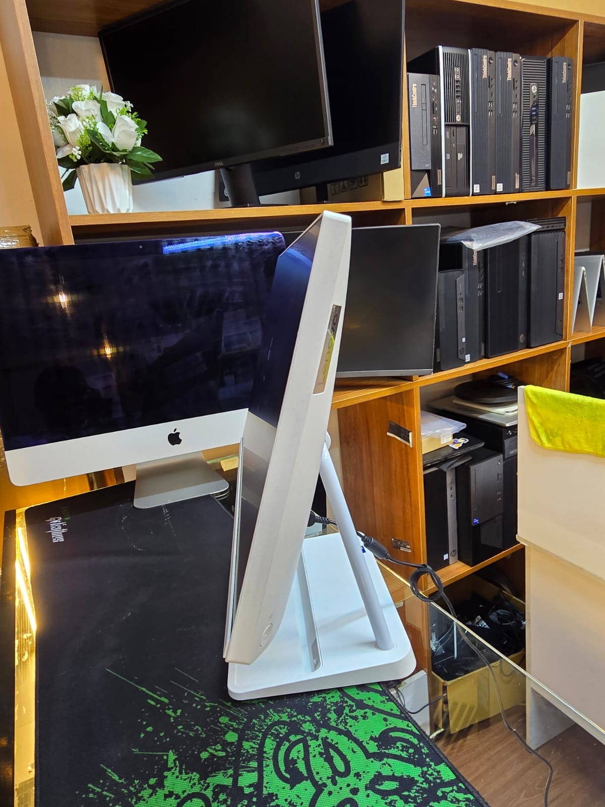 Lenovo IdeaCentre 3 All-in-One Bundle | Intel Core i5 11th Gen | 22” FHD | 8GB RAM | 1TB Storage