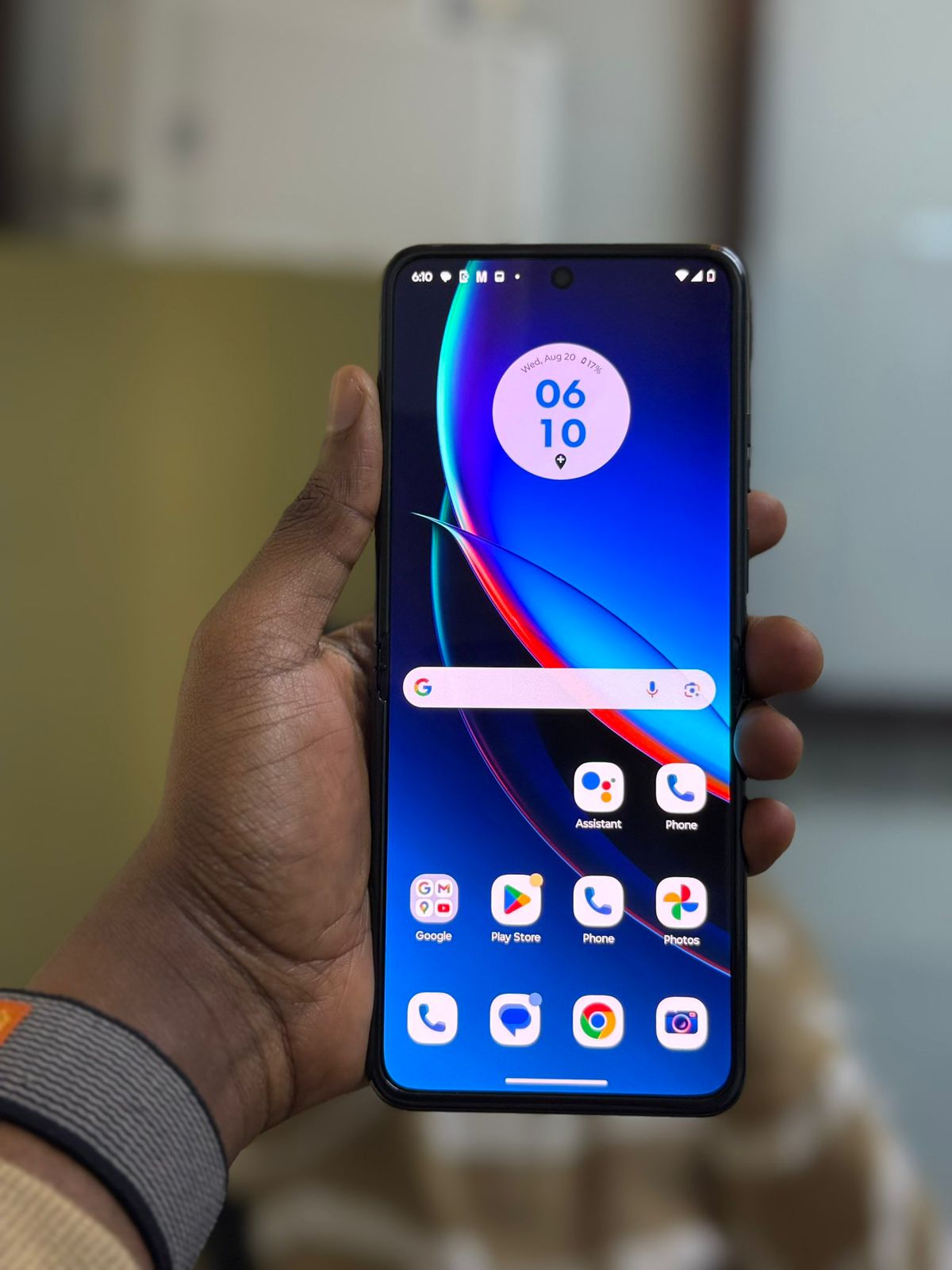 Motorola Razr+ 2023 – Premium Foldable Phone with 2K AMOLED Display & 1-Year Warranty