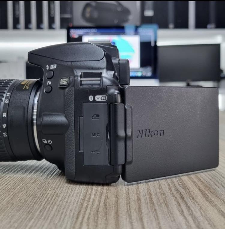 Nikon D5600 DSLR Camera with 18-55mm Lens – 24.2MP, Full HD, Wi-Fi