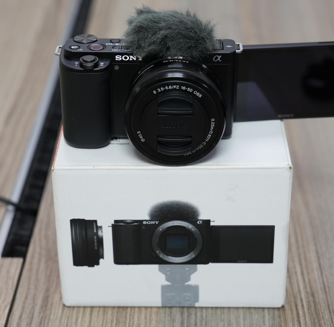 Sony ZV-E10 Mirrorless Camera with 16-50mm Lens – 4K Vlogging Kit for Creators