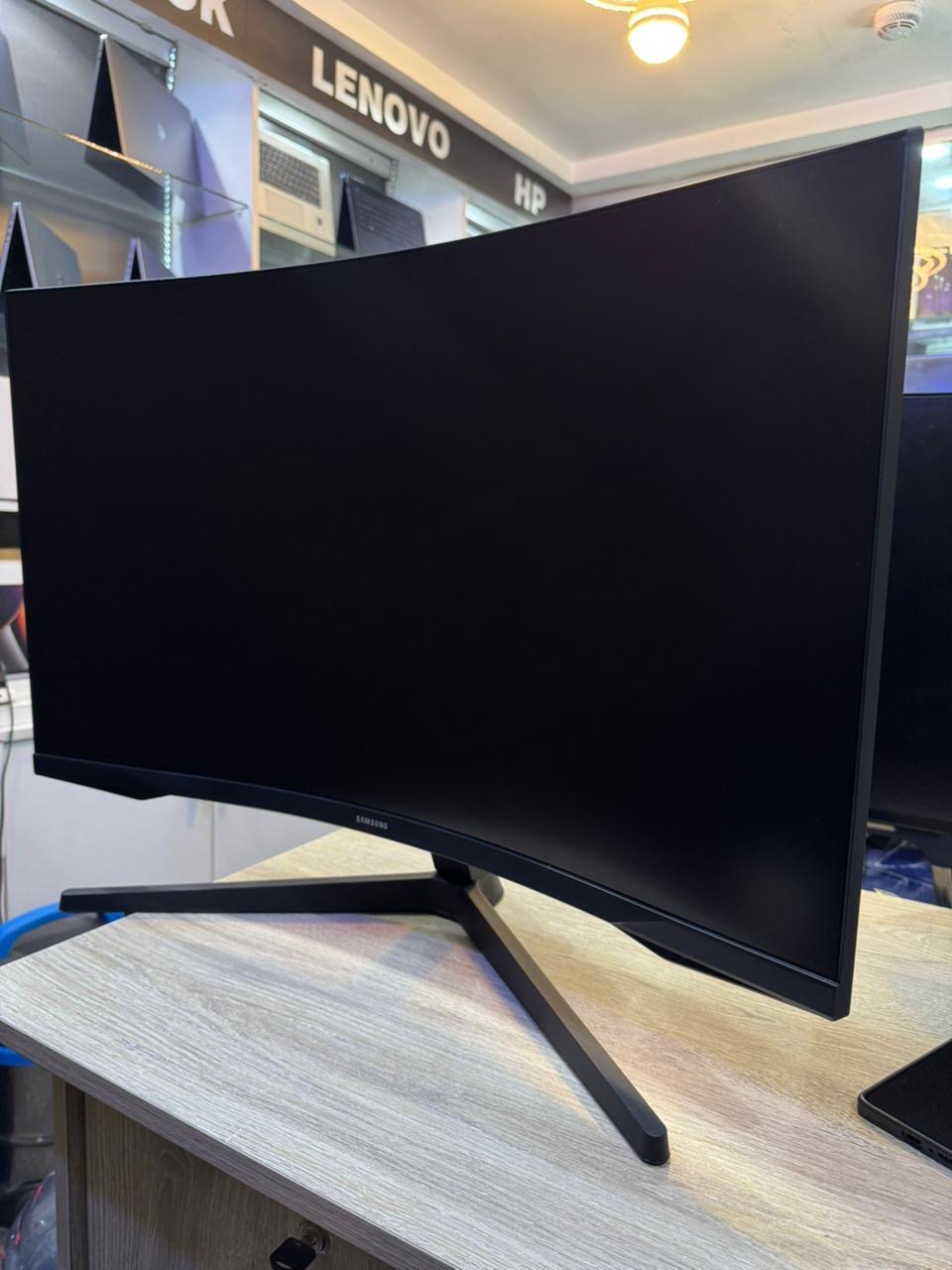 Samsung Odyssey G5 G55C 32-inch Gaming Monitor – 32” Curved QHD, 165Hz Refresh Rate, Model S32CG552EM | High-Performance Gaming Monitor