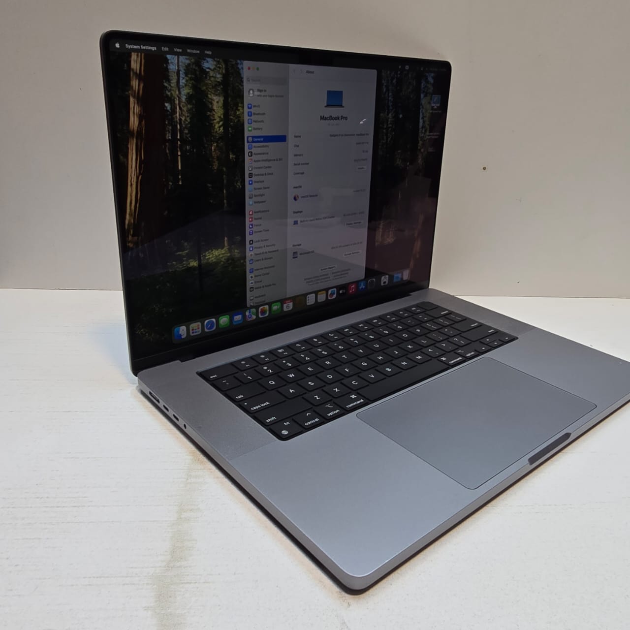 MacBook Pro 2021 – M1 Max Chip  32GB RAM  1TB SSD  16