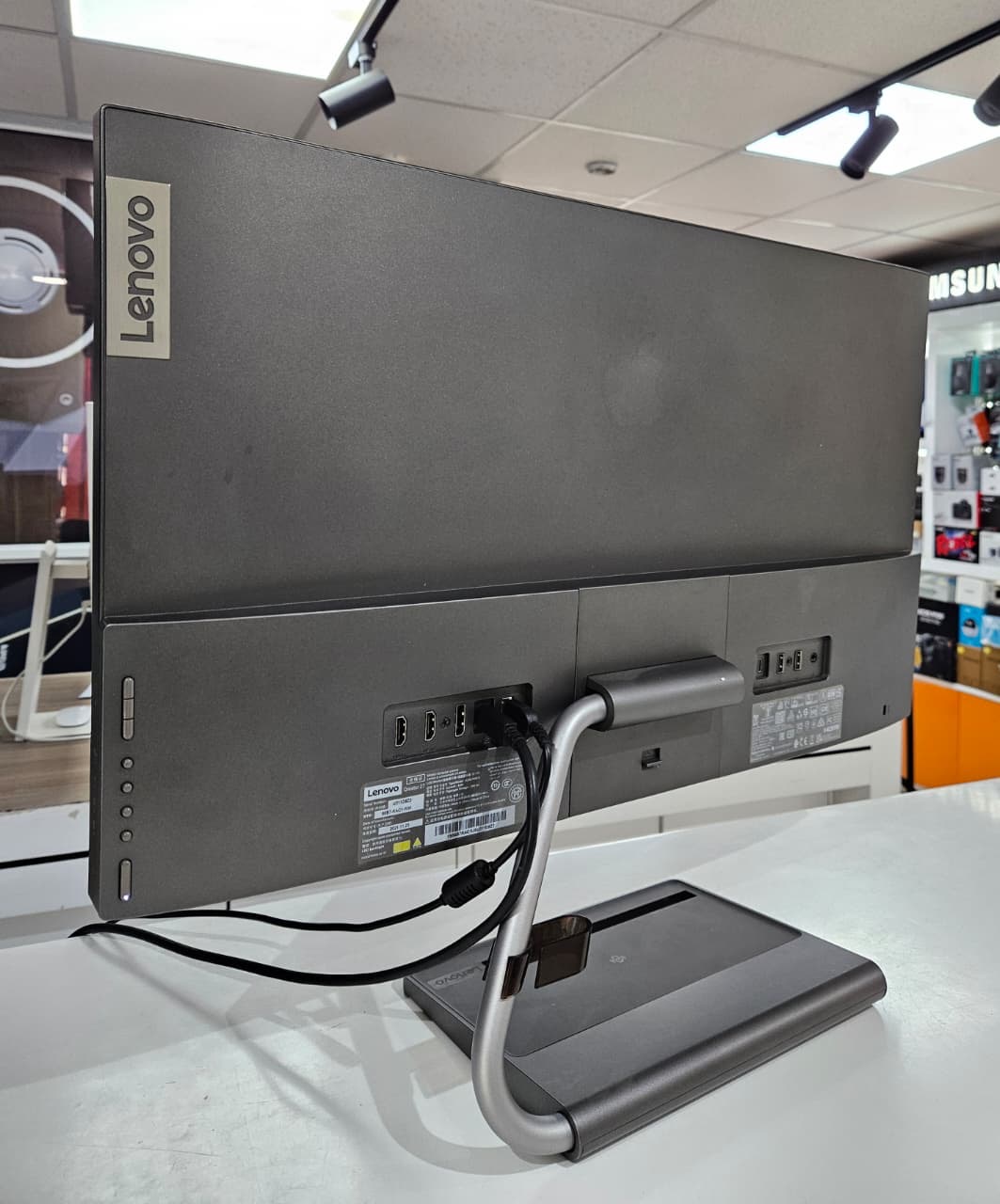 Lenovo Qreator 27 Monitor – 27” 4K UHD IPS | Smart Crystal Sound | USB-C | Wireless Charging Stand