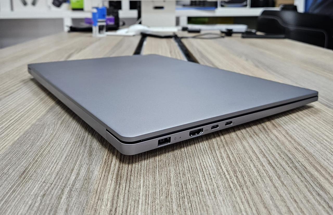 Lenovo IdeaPad Pro 5i 16″ (Intel Core Ultra 9, 32GB RAM, 1TB SSD, RTX 4050, OLED Touch, Windows 11 Pro