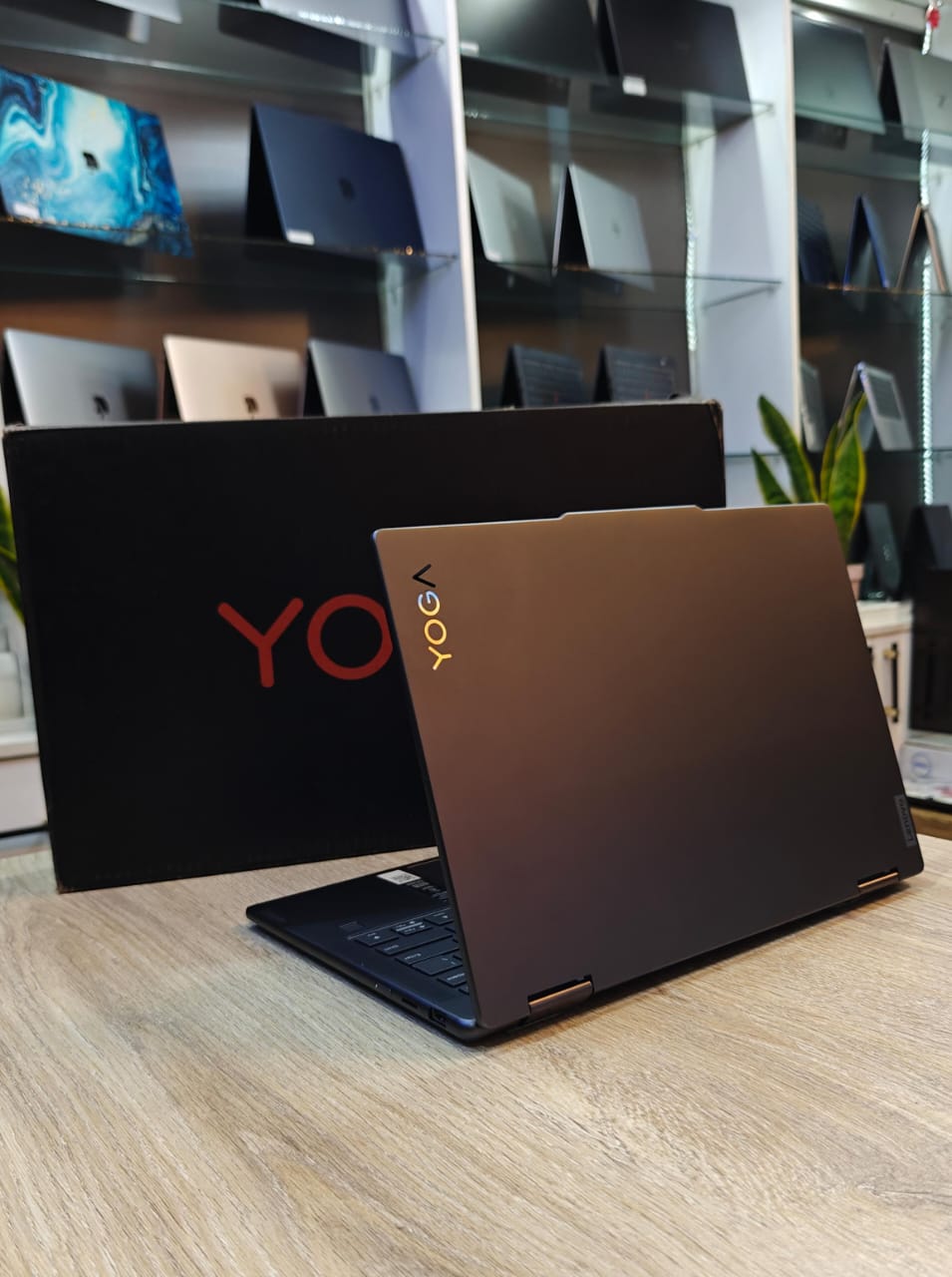 Open Box Lenovo Yoga 7i  i5 13th Gen, 14