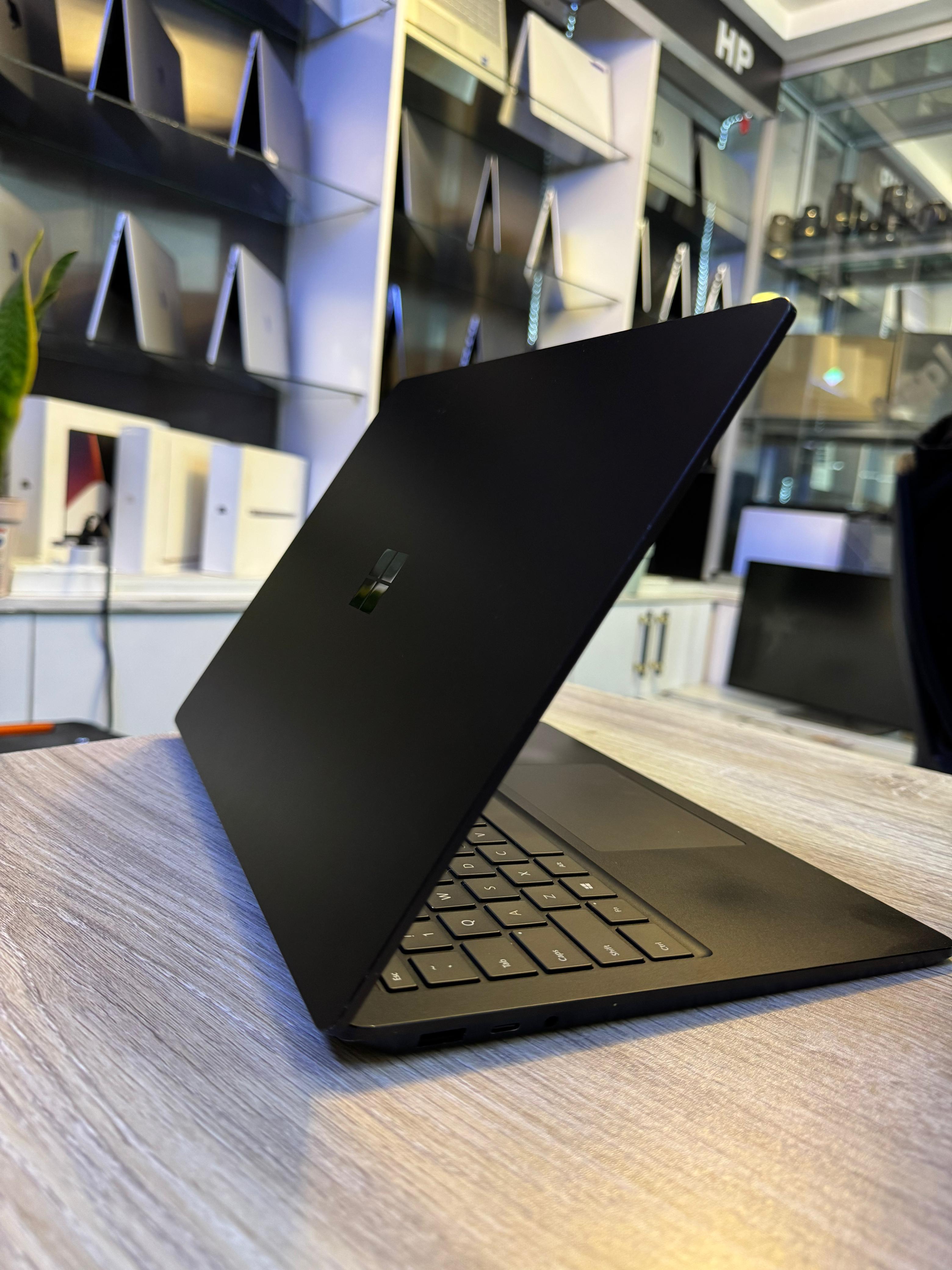 Microsoft Surface Laptop 4 Core i7 (11th Gen), 32GB RAM, 1TB SSD – 2K Touchscreen Kenya