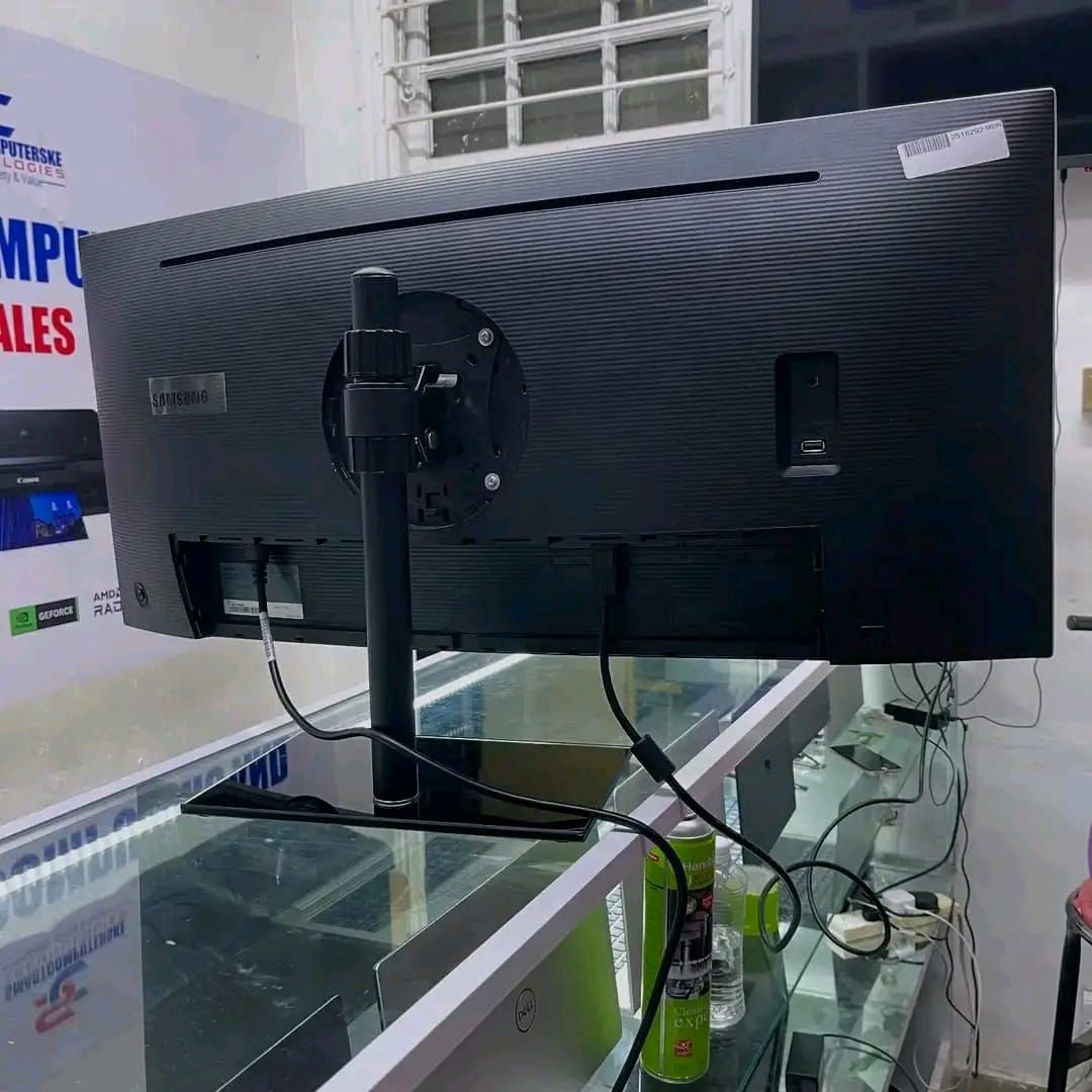 Samsung C34H890WJN – 34