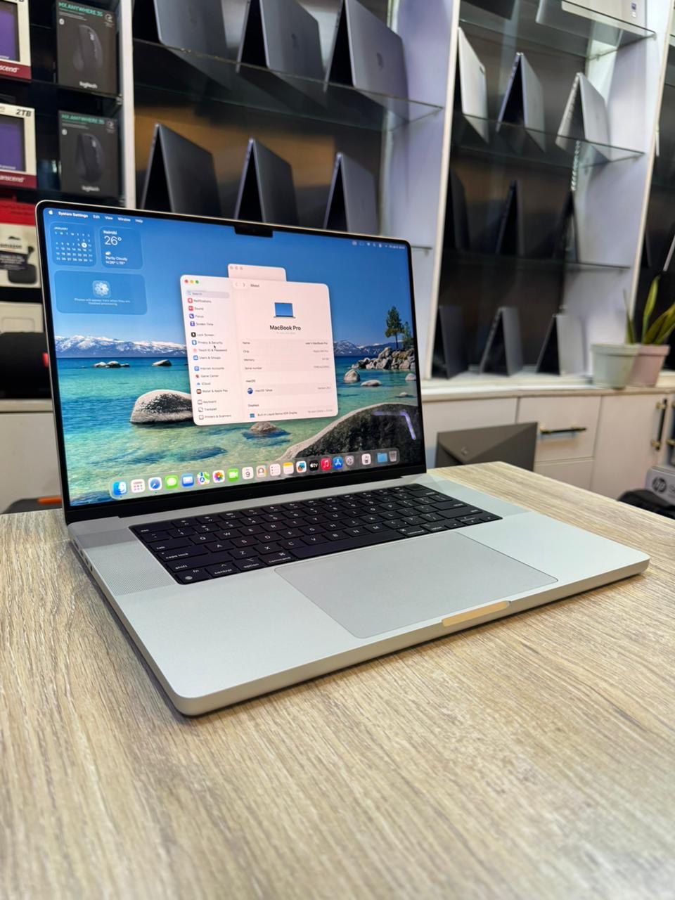 MacBook Pro M3 Max 16” 2023 | 38GB RAM | 1TB SSD | 92% Battery Health