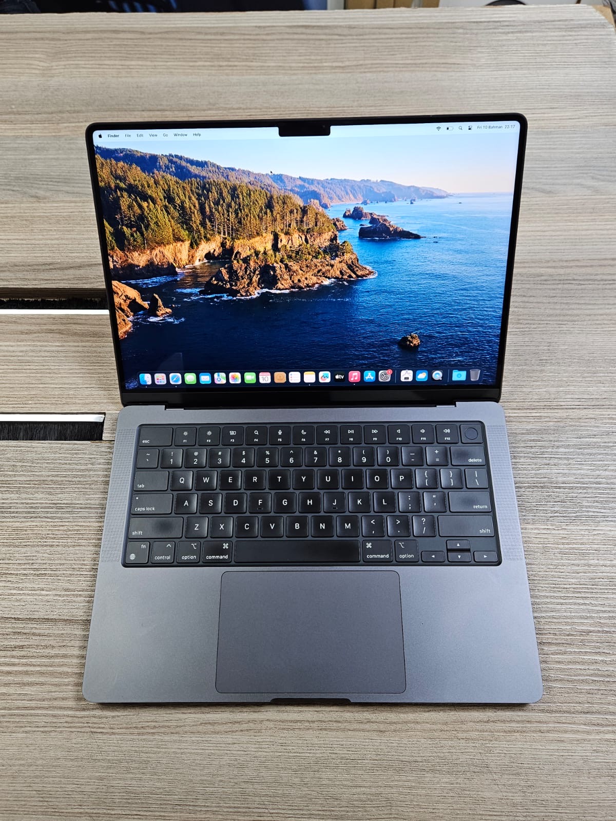 Apple MacBook Pro 14-inch M3 Pro – M3 Pro 11-Core Chip, 16GB RAM, 512GB SSD, 14.2” Liquid Retina XDR Display, 14-Core GPU | Space Black Professional Laptop